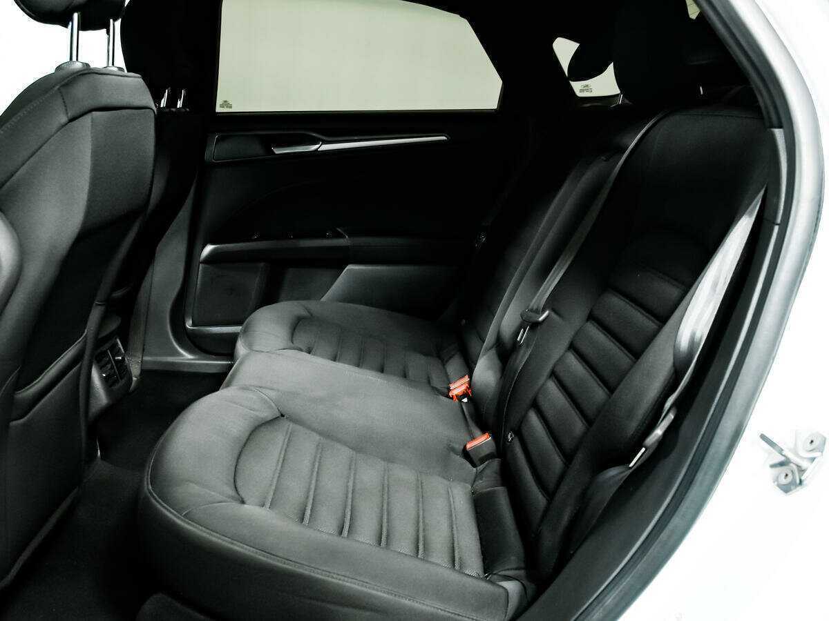 Ford Mondeo с пробегом — 2015 год. Фото: #11