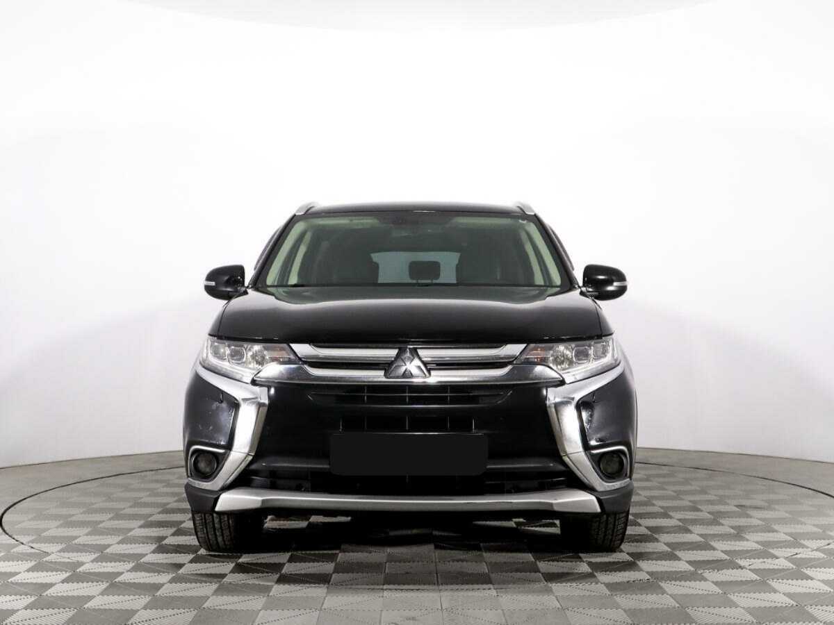 Mitsubishi Outlander с пробегом — 2016 год. Фото: #1