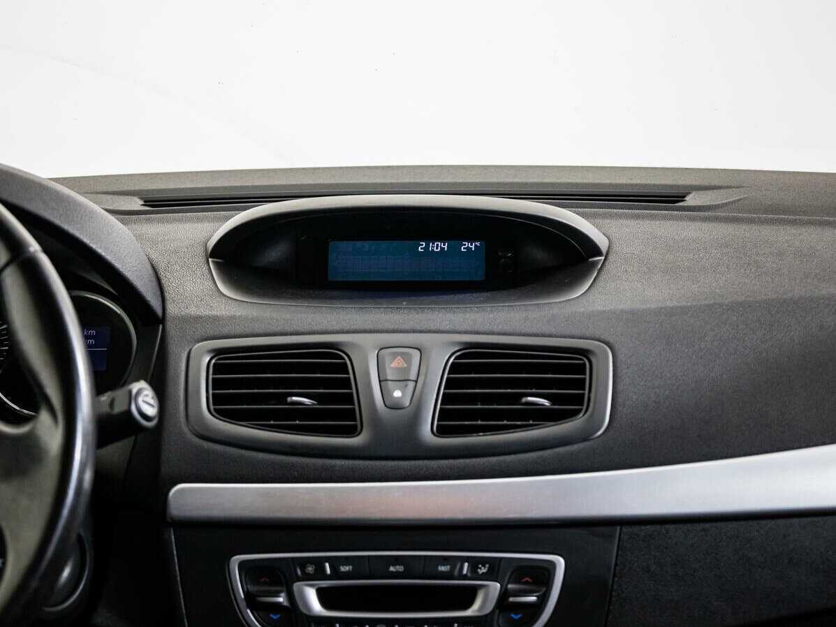 Renault Megane с пробегом — 2012 год. Фото: #13