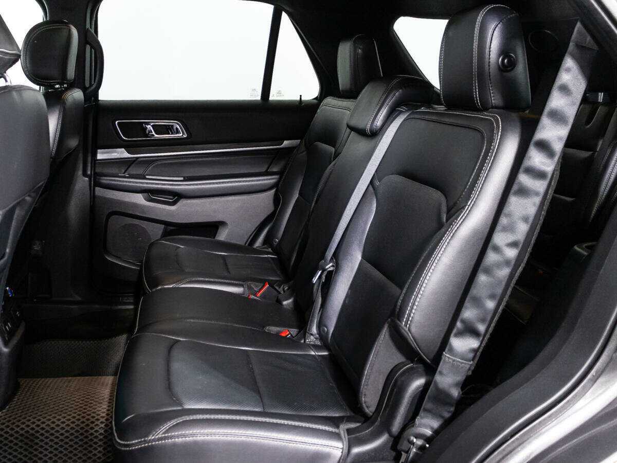 Ford Explorer с пробегом — 2017 год. Фото: #9