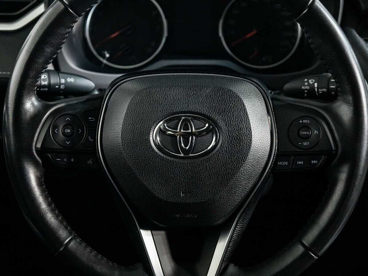 Toyota RAV4 с пробегом — 2020 год. Фото: #13