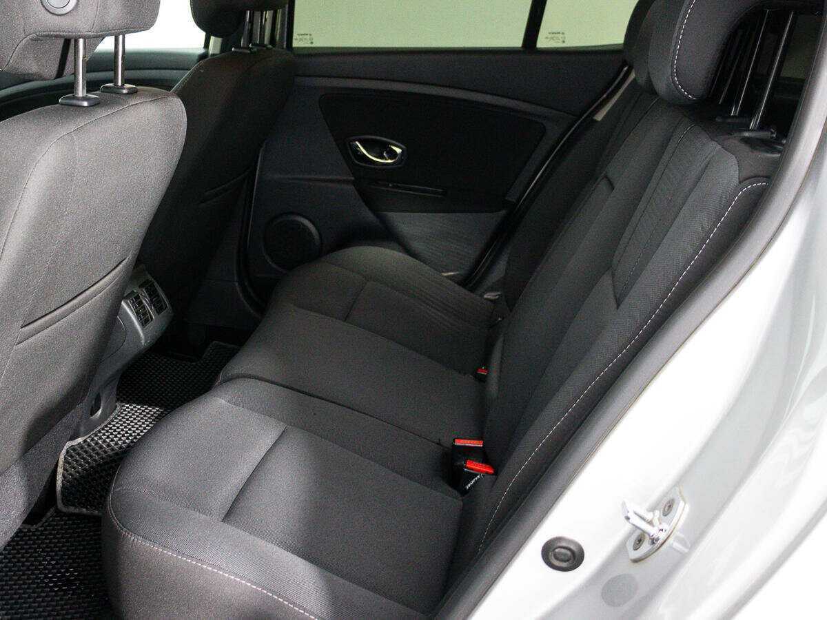 Renault Megane с пробегом — 2012 год. Фото: #10