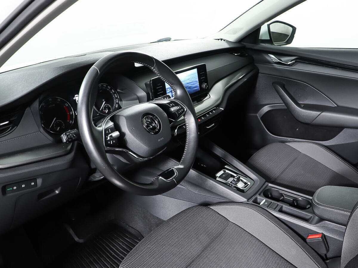 Skoda Octavia с пробегом — 2021 год. Фото: #12