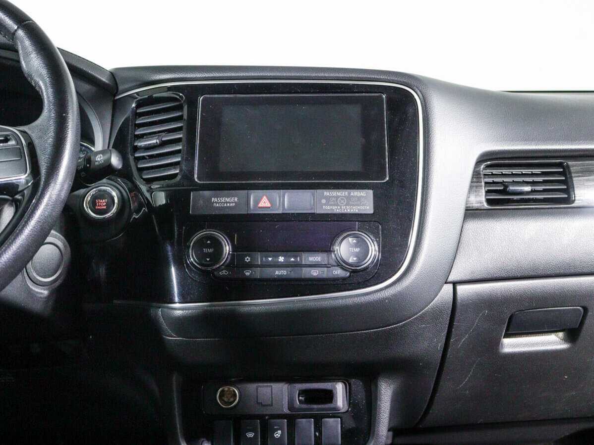 Mitsubishi Outlander с пробегом — 2018 год. Фото: #11
