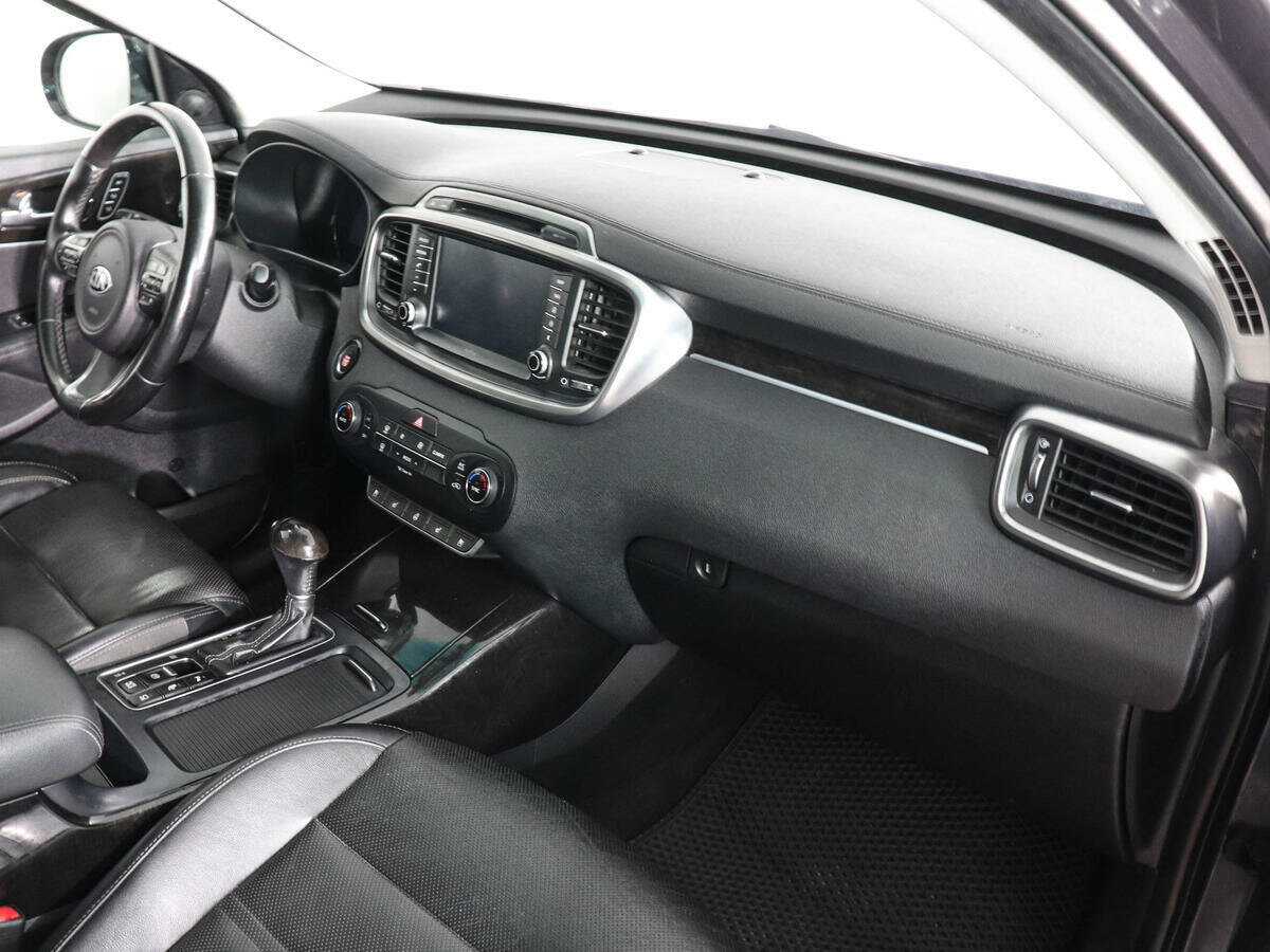 Kia Sorento с пробегом — 2017 год. Фото: #9