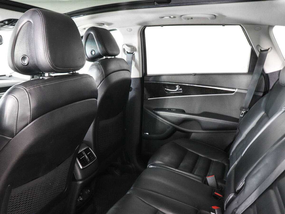 Kia Sorento с пробегом — 2017 год. Фото: #11