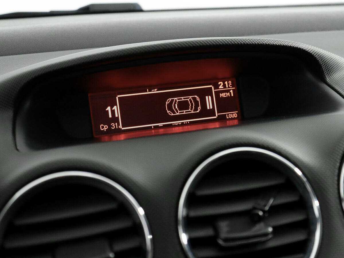 Peugeot 308 с пробегом — 2012 год. Фото: #16