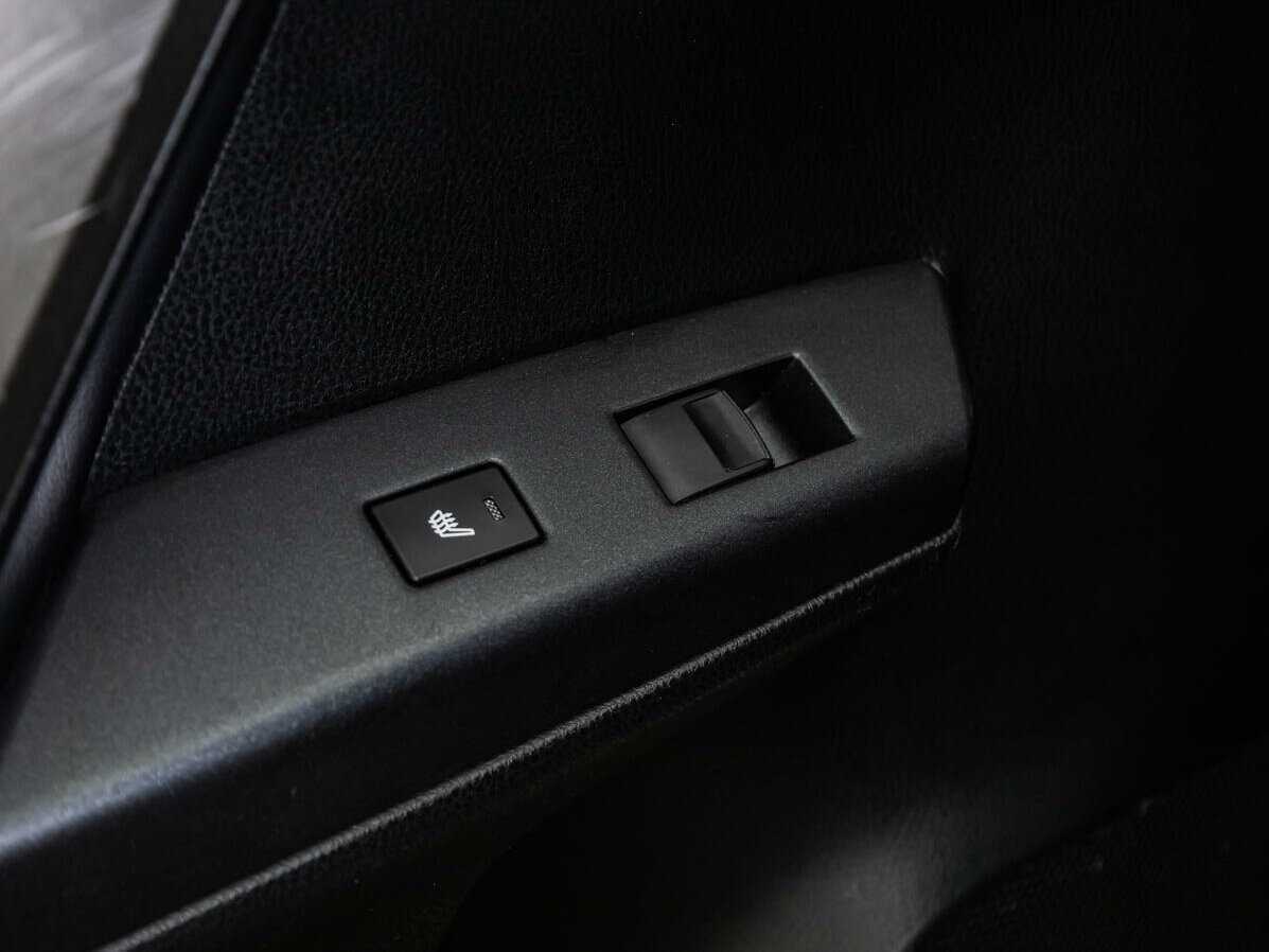 Toyota RAV4 с пробегом — 2018 год. Фото: #16