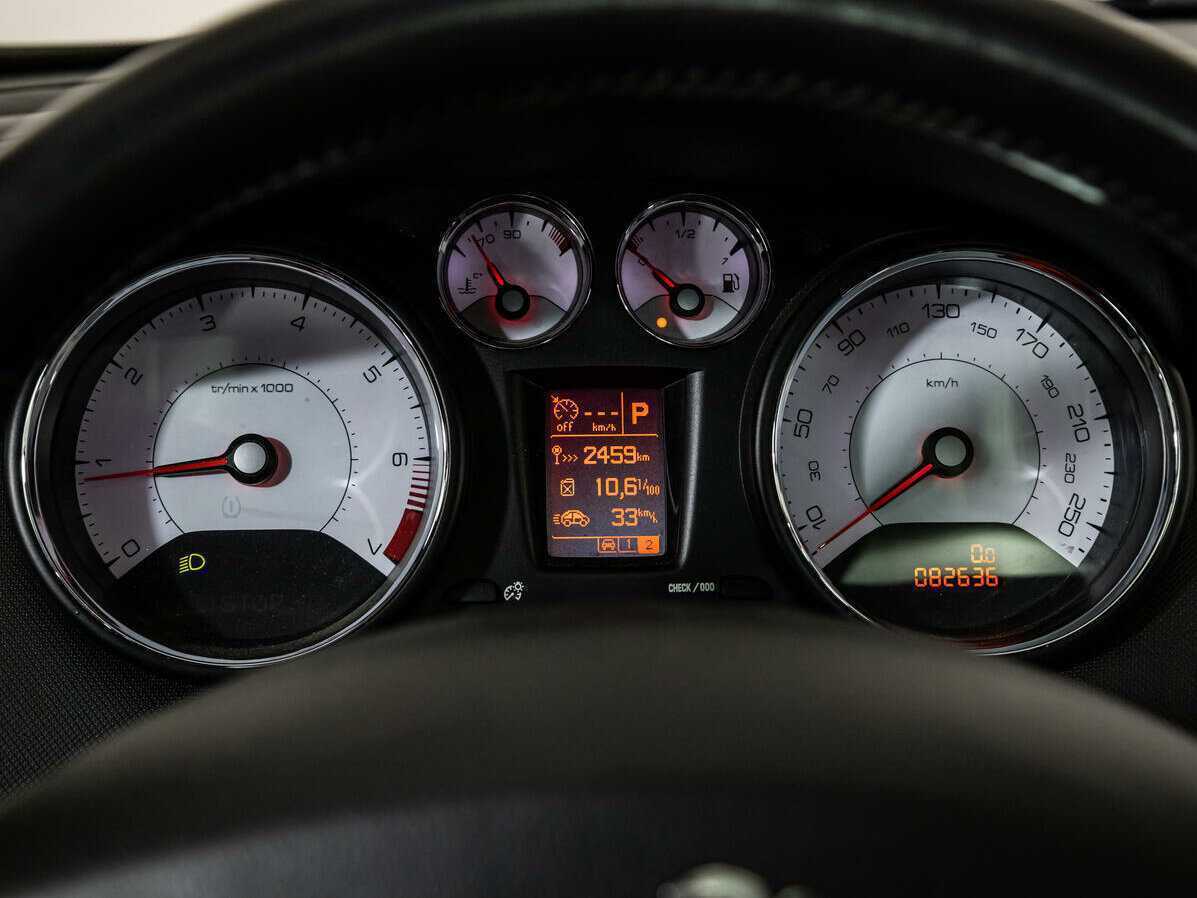 Peugeot 308 с пробегом — 2013 год. Фото: #11