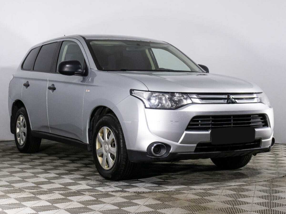 Mitsubishi Outlander с пробегом — 2014 год. Фото: #2