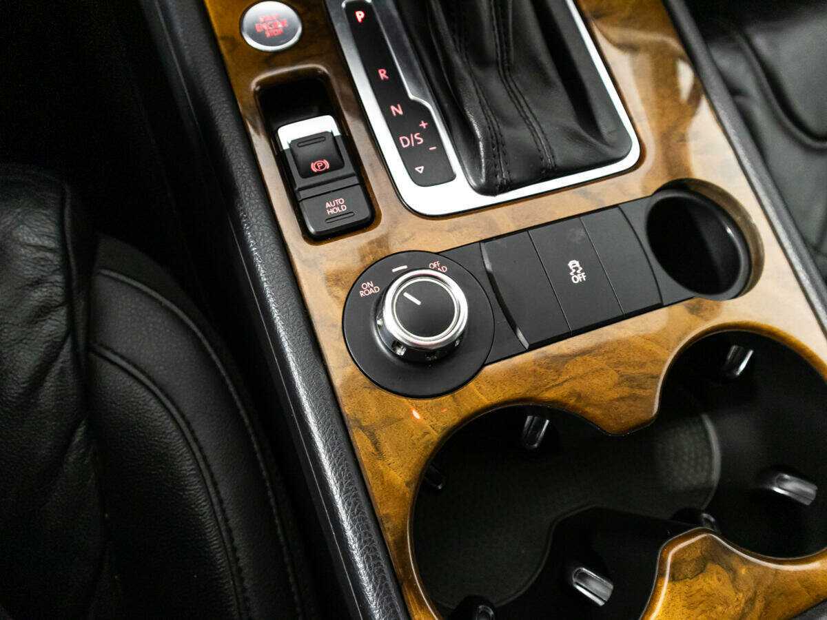 Volkswagen Touareg с пробегом — 2013 год. Фото: #19