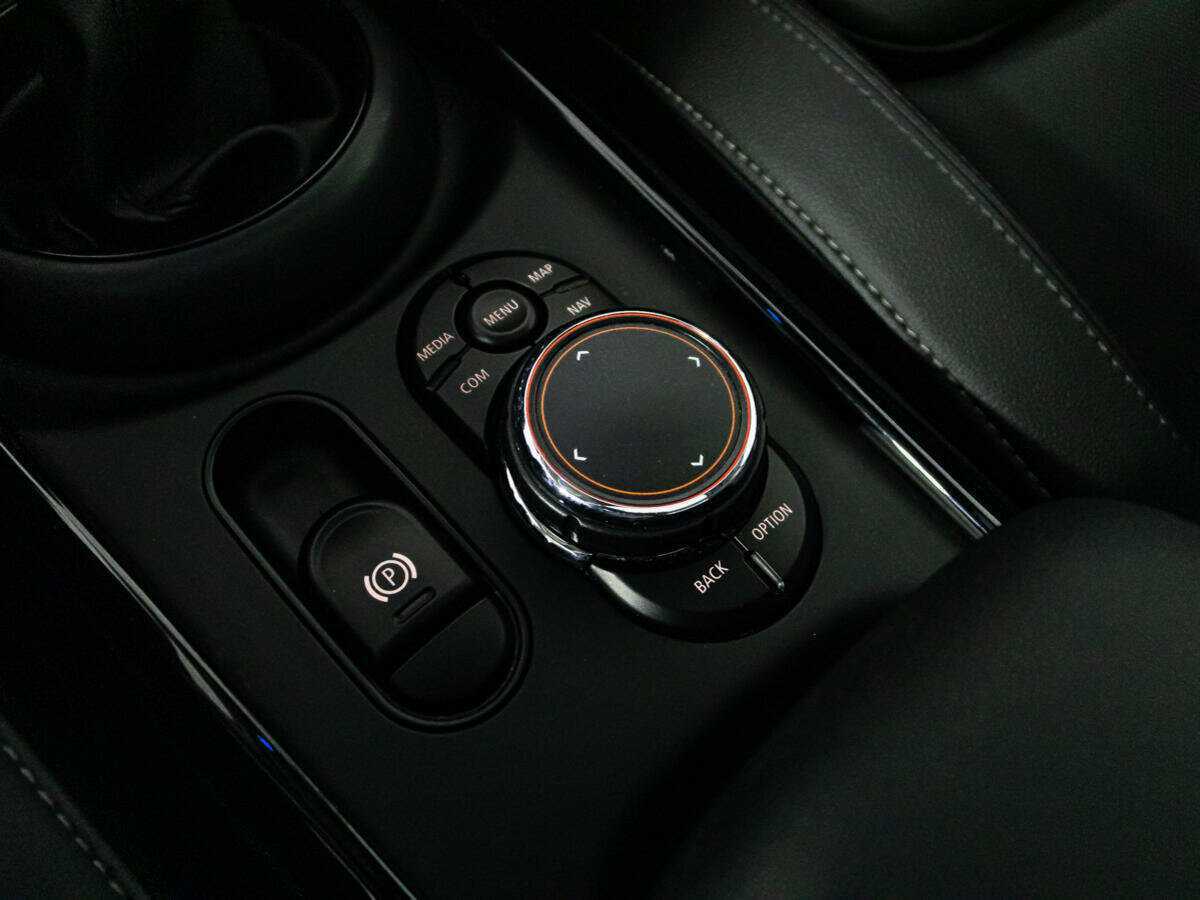 Mini Clubman с пробегом — 2017 год. Фото: #16