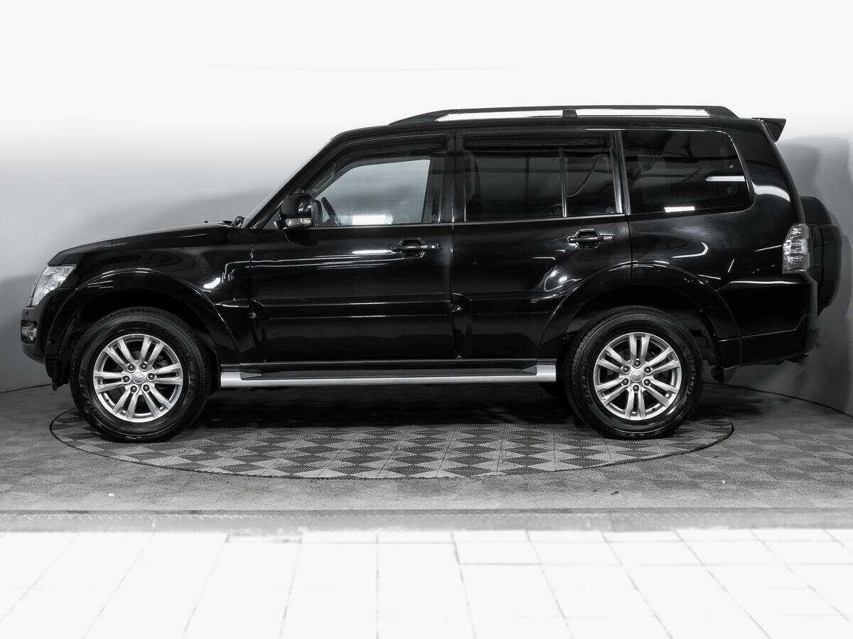 Mitsubishi Pajero с пробегом — 2017 год. Фото: #7