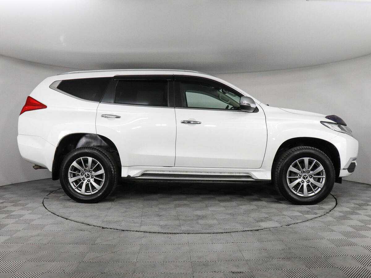 Mitsubishi Pajero Sport с пробегом — 2018 год. Фото: #3