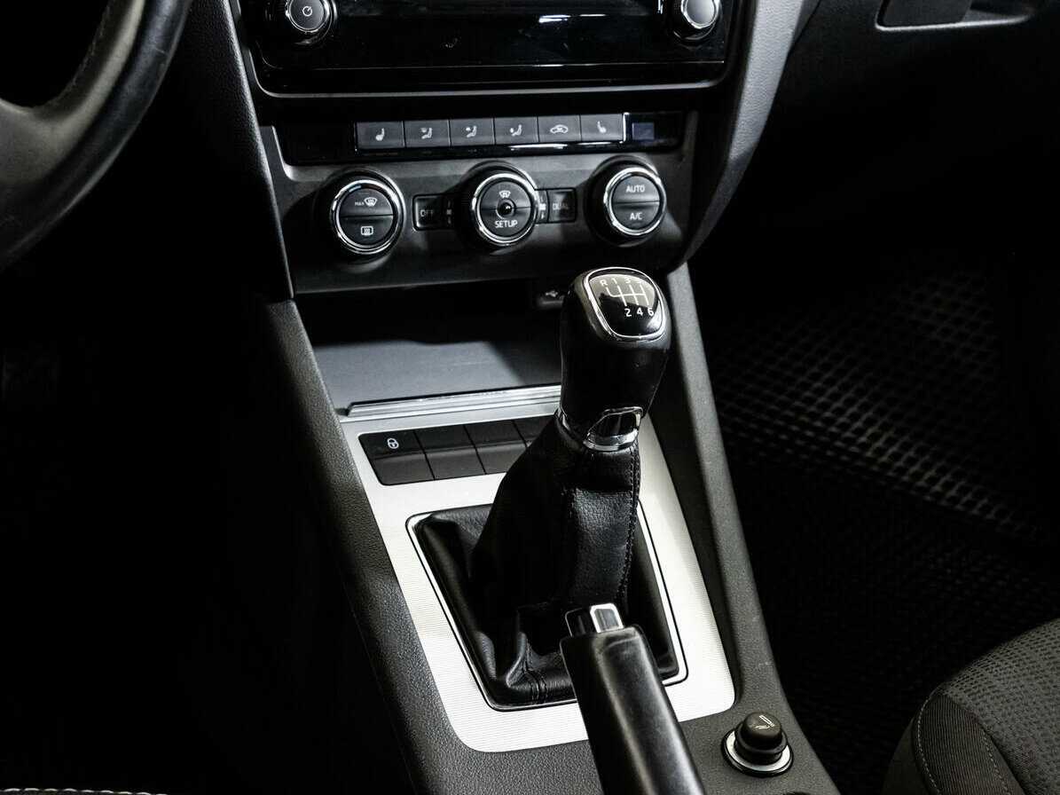 Skoda Octavia с пробегом — 2015 год. Фото: #10