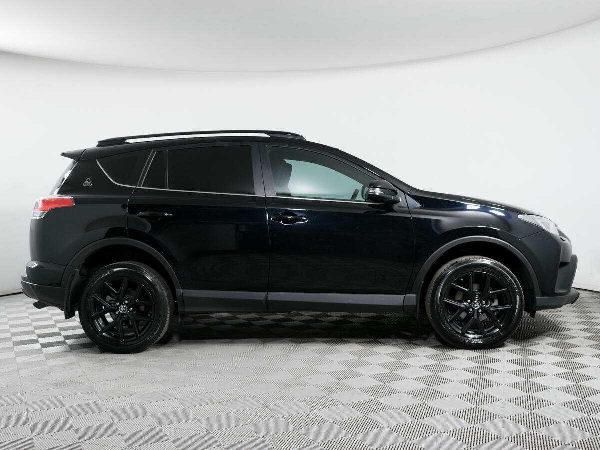 Toyota RAV4 с пробегом — 2019 год. Фото: #3