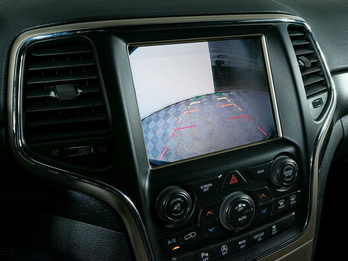 Jeep Grand Cherokee с пробегом — 2016 год. Фото: #17