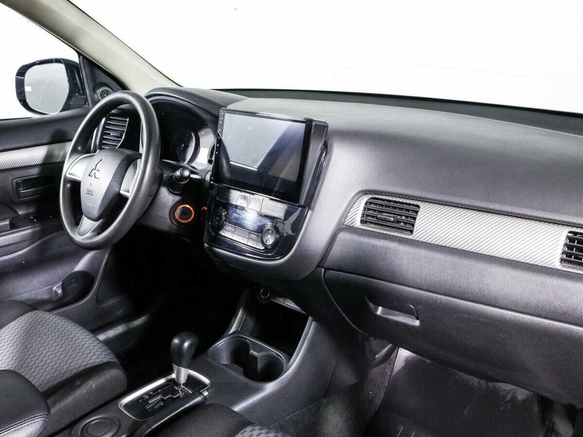 Mitsubishi Outlander с пробегом — 2015 год. Фото: #6