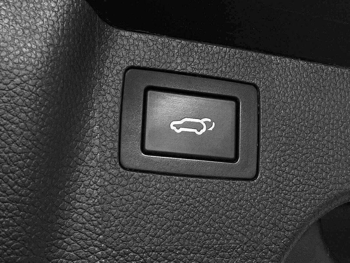 Hyundai Santa Fe с пробегом — 2015 год. Фото: #10