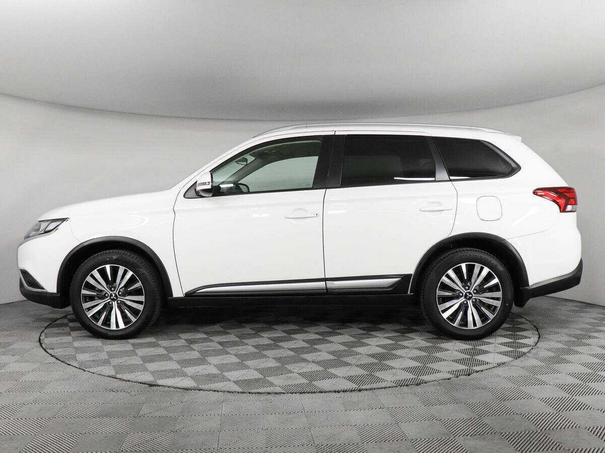 Mitsubishi Outlander с пробегом — 2021 год. Фото: #7