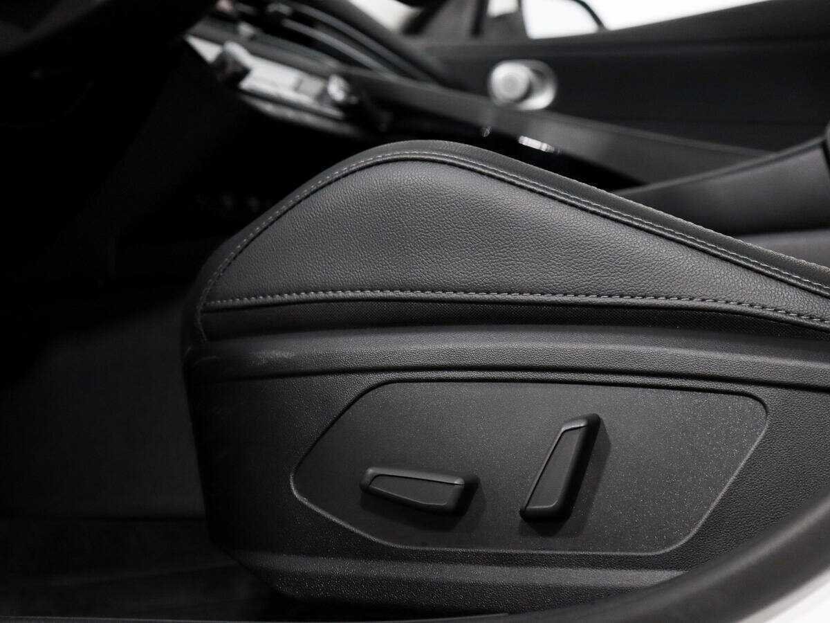 Hyundai Elantra с пробегом — 2024 год. Фото: #9