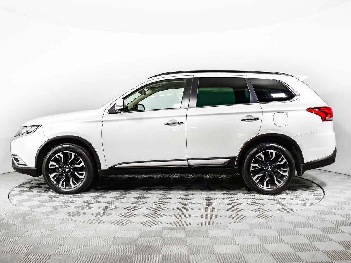 Mitsubishi Outlander с пробегом — 2021 год. Фото: #7
