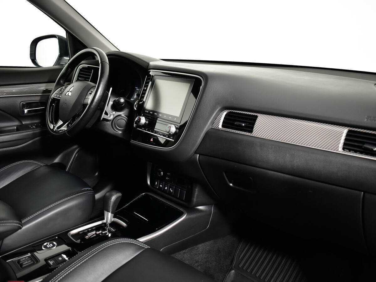 Mitsubishi Outlander с пробегом — 2021 год. Фото: #8