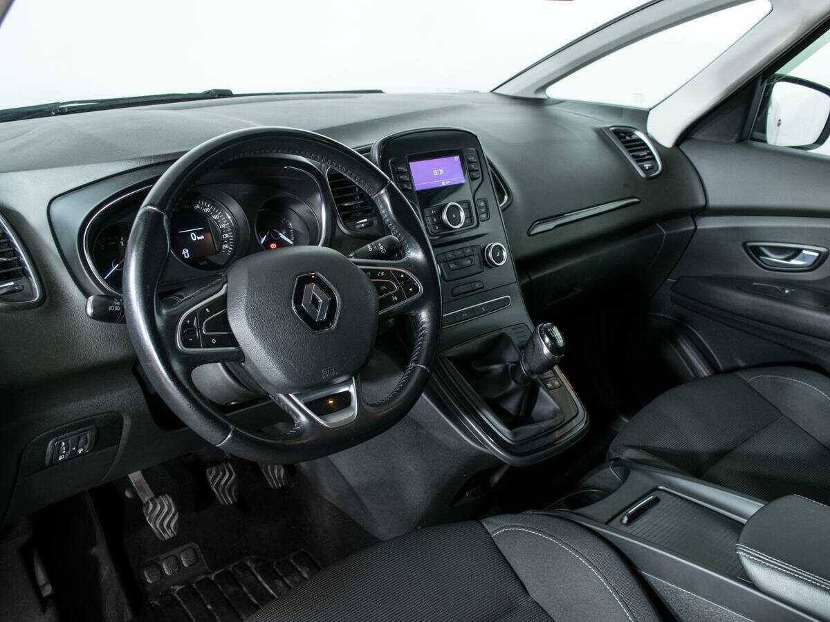 Renault Scenic с пробегом — 2017 год. Фото: #13