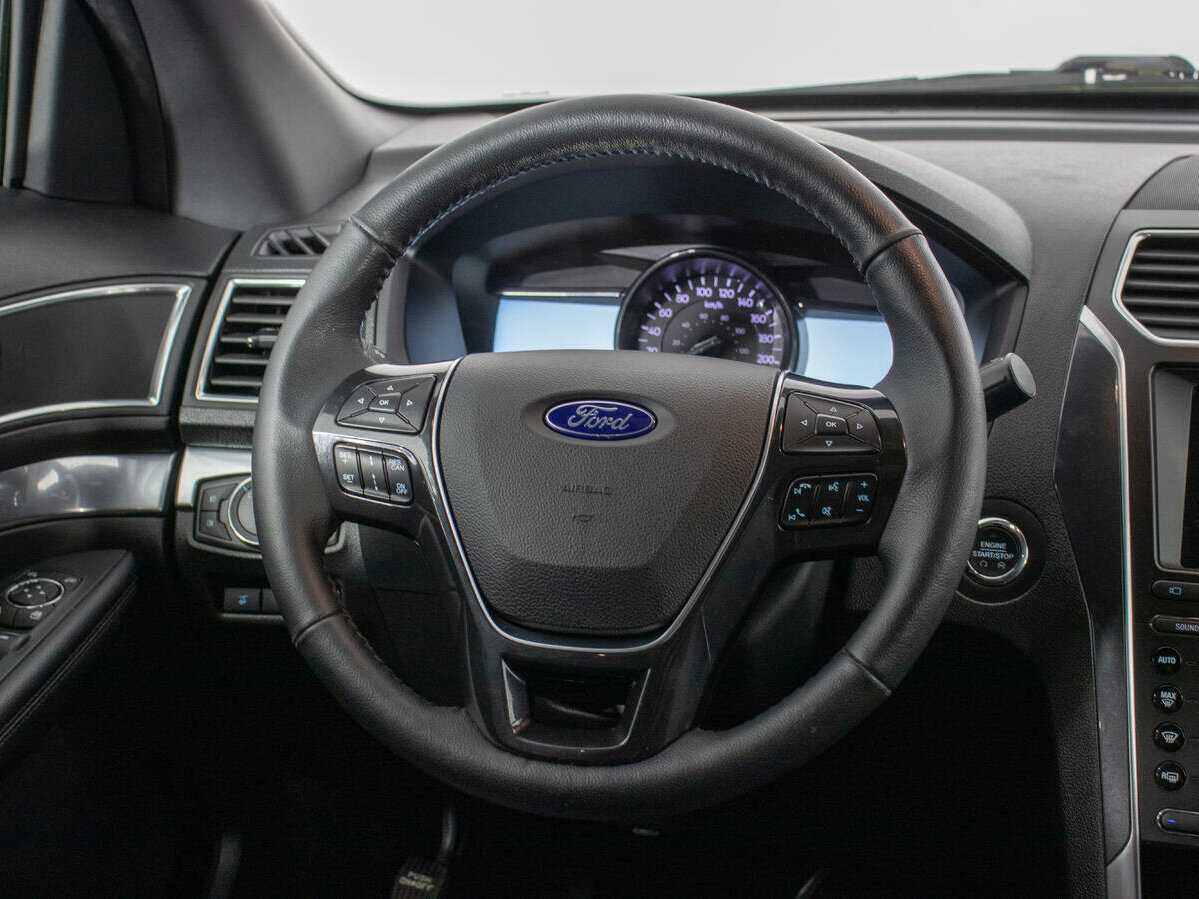 Ford Explorer с пробегом — 2018 год. Фото: #15