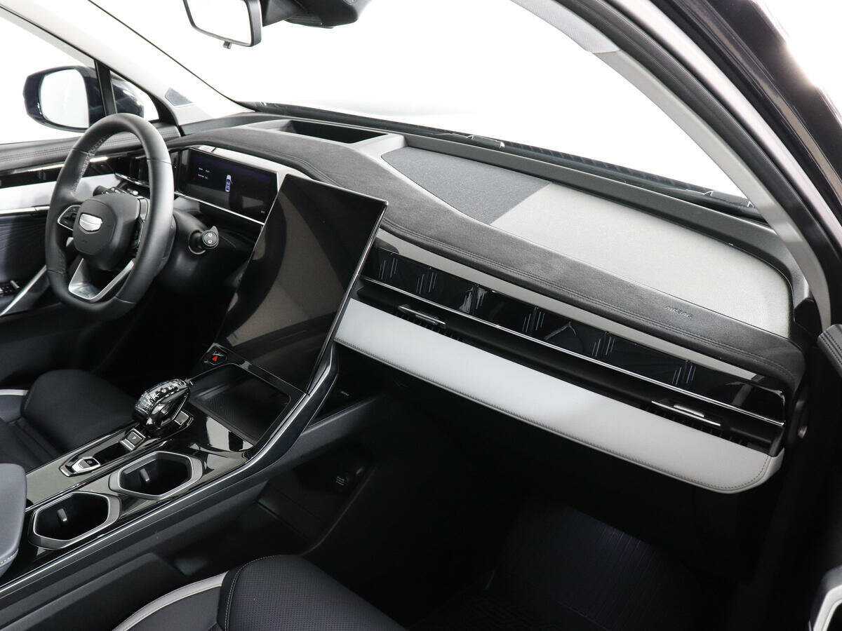 Geely Atlas с пробегом — 2024 год. Фото: #9