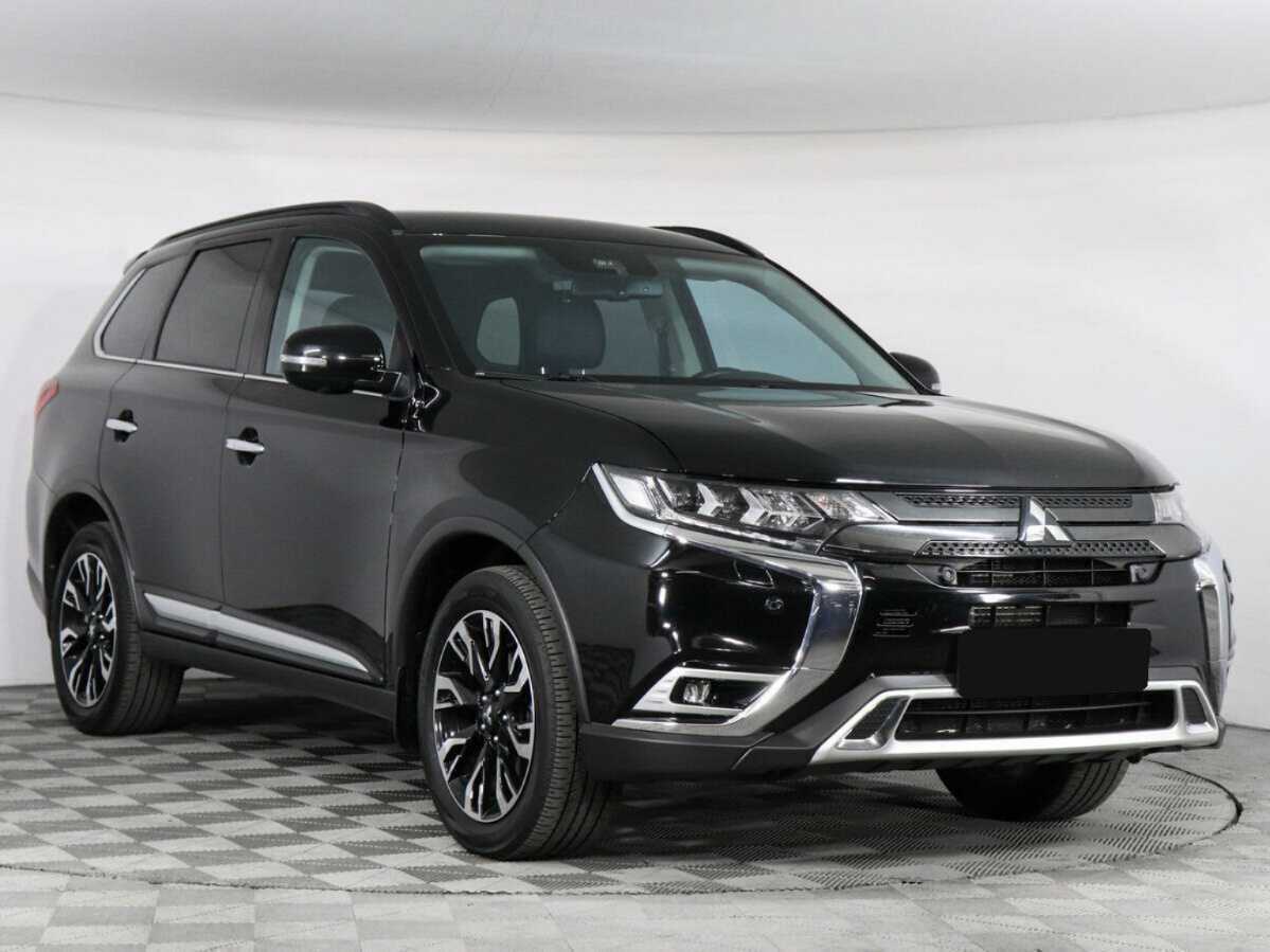 Mitsubishi Outlander с пробегом — 2022 год. Фото: #2