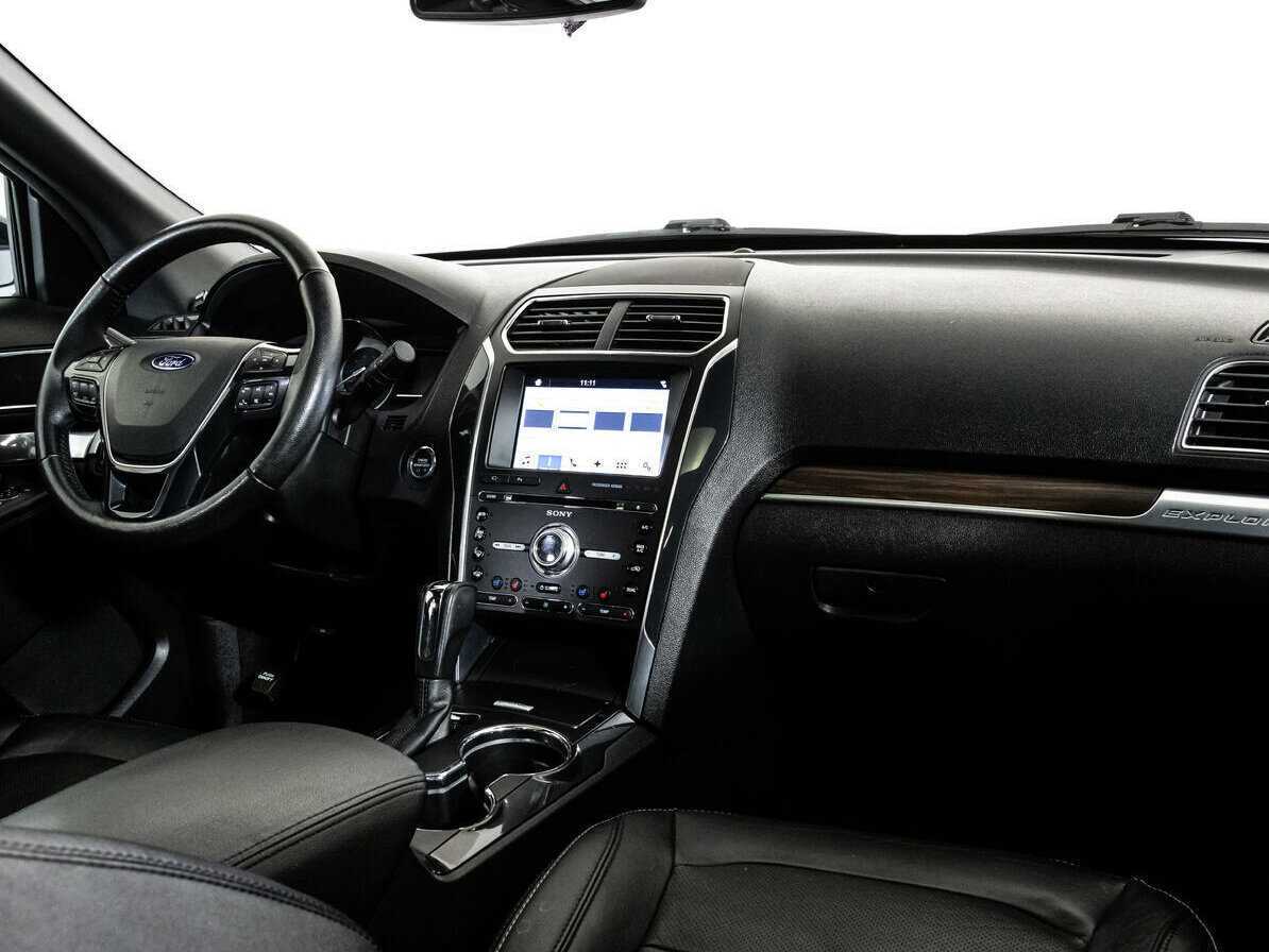 Ford Explorer с пробегом — 2017 год. Фото: #6