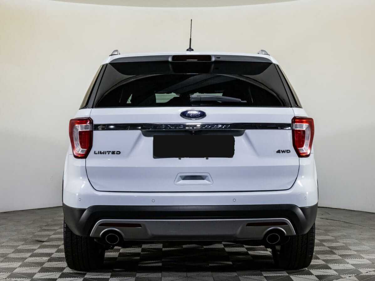 Ford Explorer с пробегом — 2015 год. Фото: #5