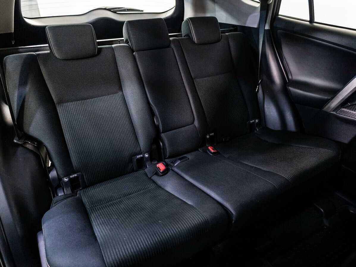 Toyota RAV4 с пробегом — 2014 год. Фото: #8