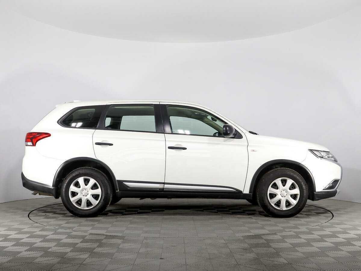 Mitsubishi Outlander с пробегом — 2018 год. Фото: #3