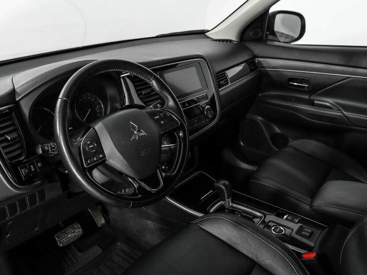 Mitsubishi Outlander с пробегом — 2019 год. Фото: #6