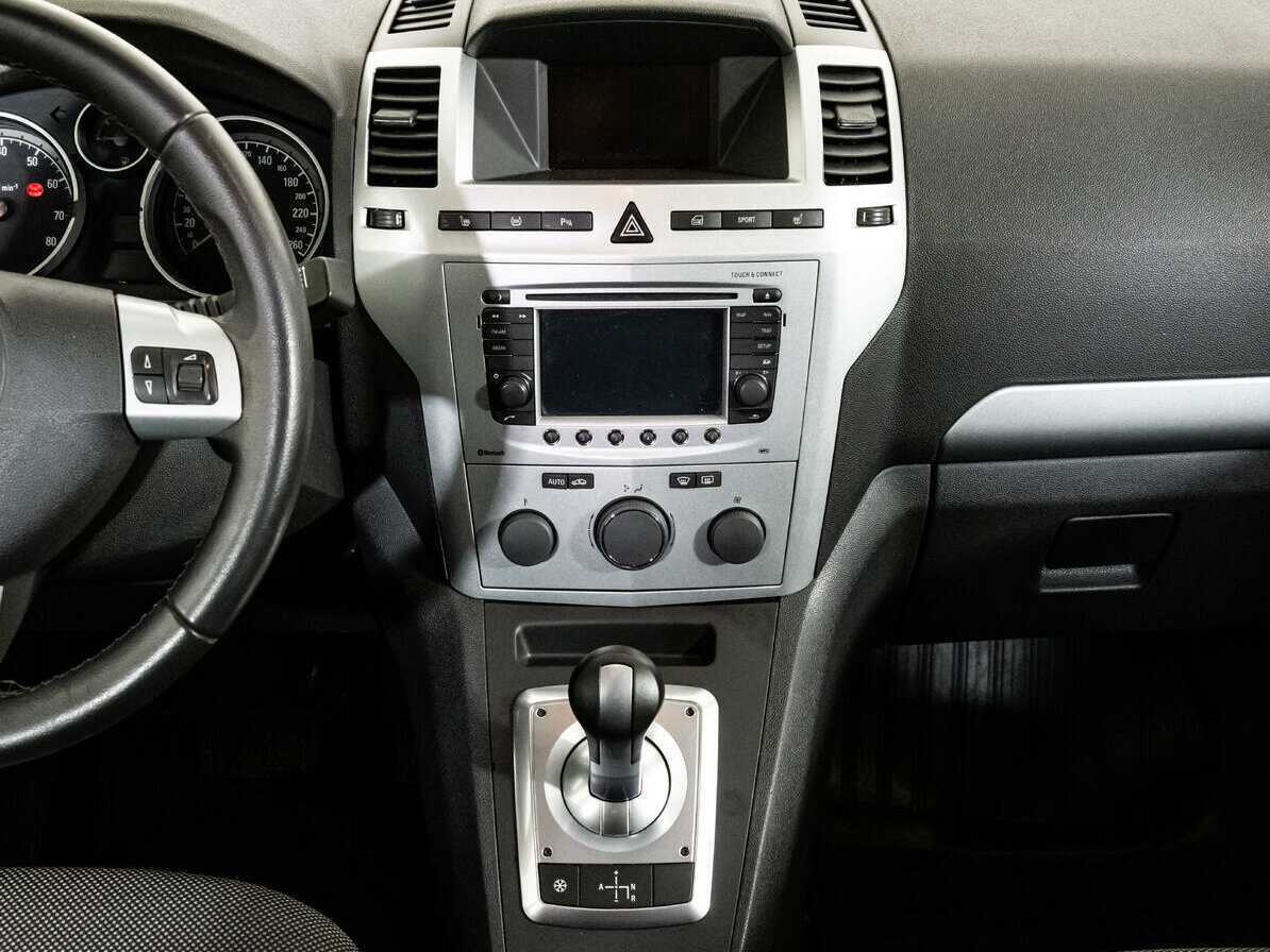 Opel Zafira с пробегом — 2012 год. Фото: #11