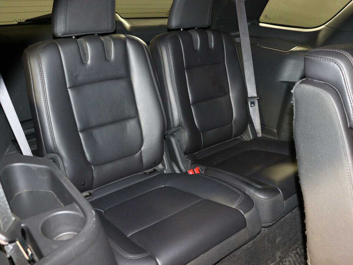 Ford Explorer с пробегом — 2012 год. Фото: #15