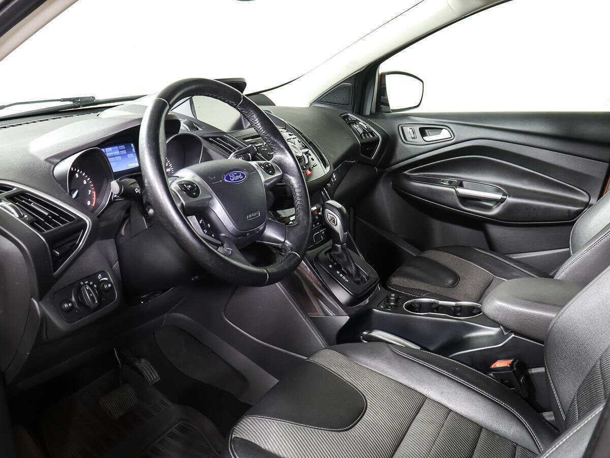 Ford Kuga с пробегом — 2014 год. Фото: #12