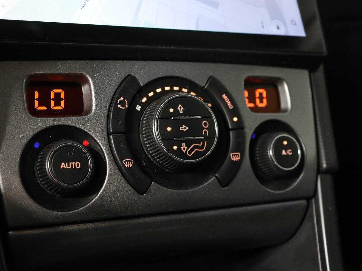 Peugeot 408 с пробегом — 2012 год. Фото: #12