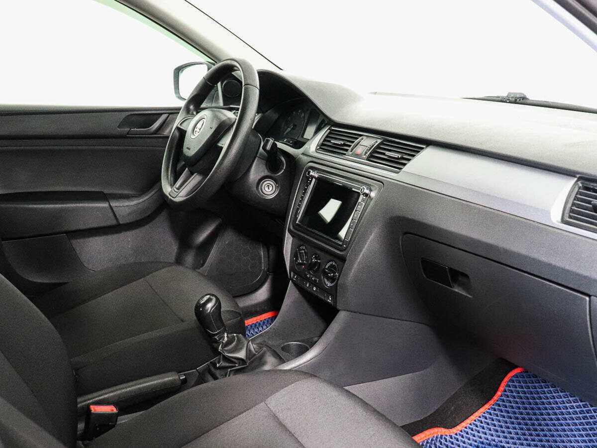 Skoda Rapid с пробегом — 2014 год. Фото: #6