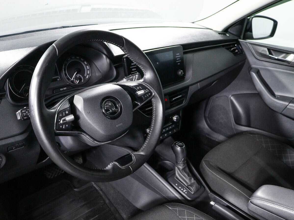 Skoda Rapid с пробегом — 2021 год. Фото: #11