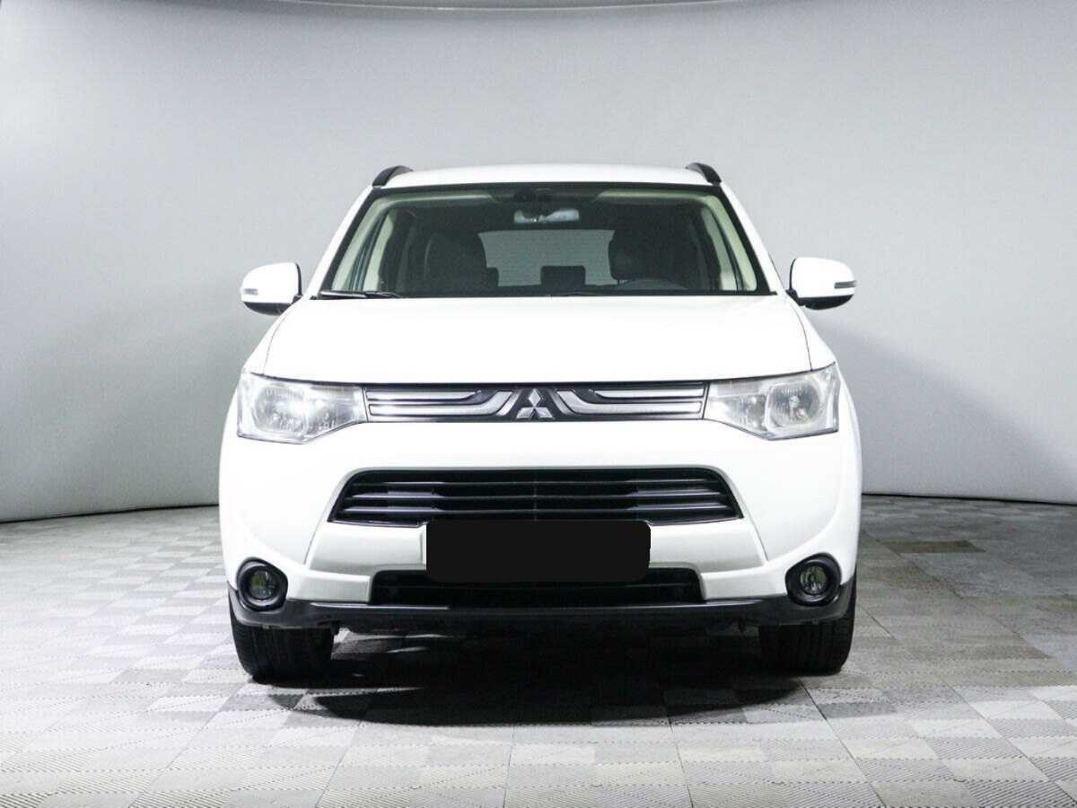 Mitsubishi Outlander с пробегом — 2012 год. Фото: #1