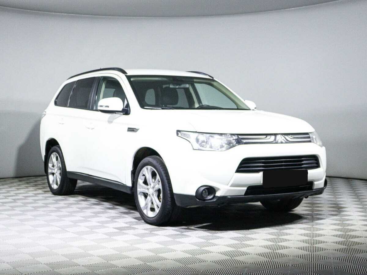 Mitsubishi Outlander с пробегом — 2012 год. Фото: #2
