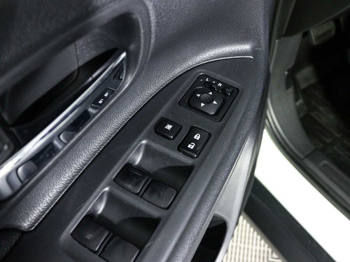 Mitsubishi Outlander с пробегом — 2012 год. Фото: #13