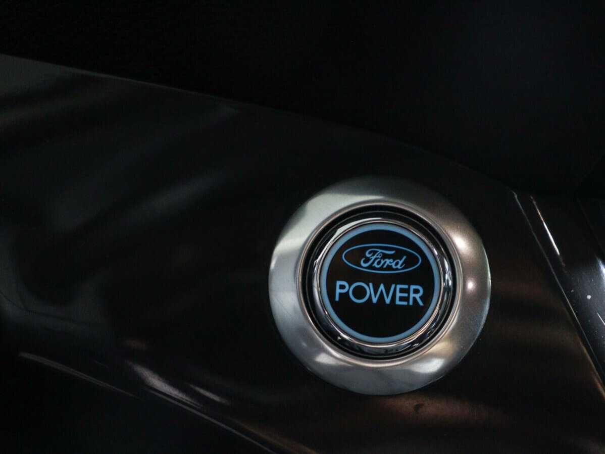 Ford Kuga с пробегом — 2013 год. Фото: #13