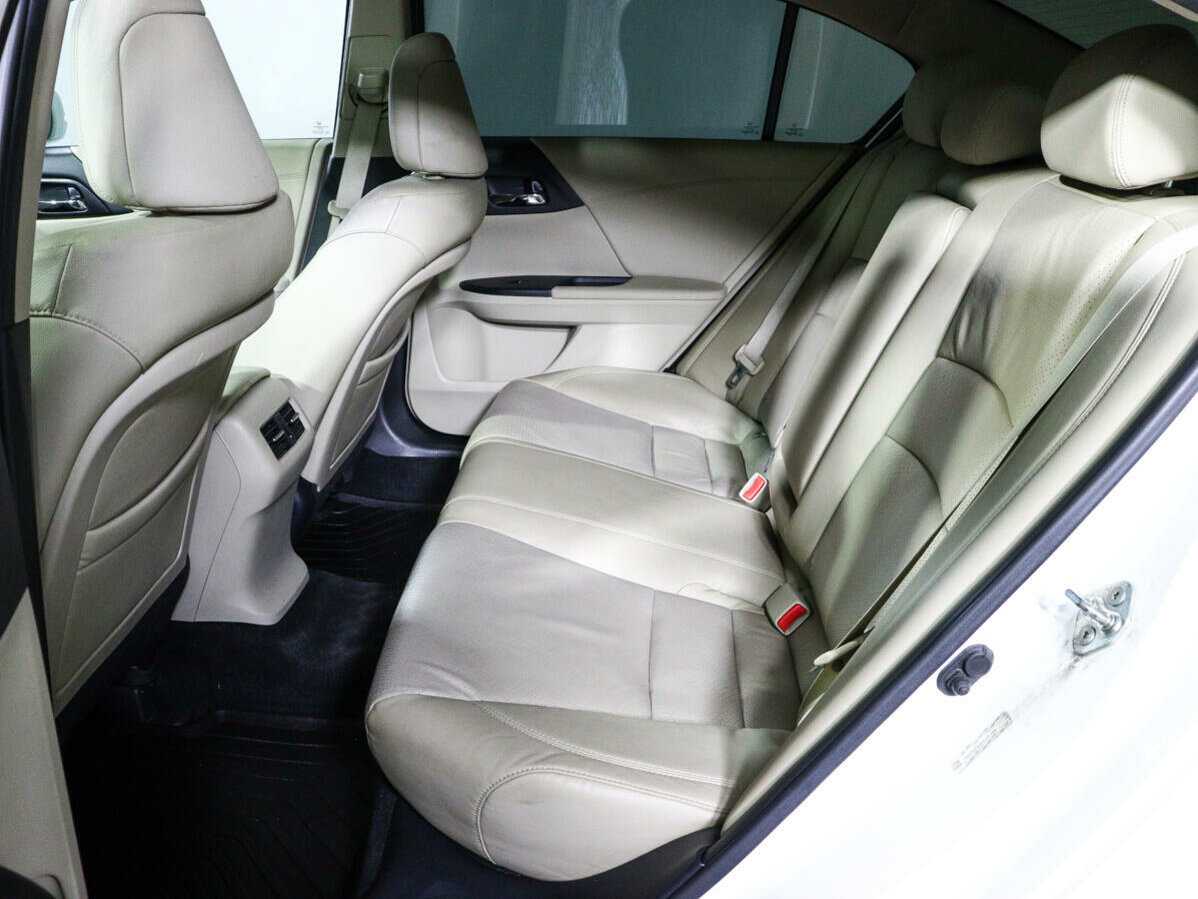 Honda Accord с пробегом — 2012 год. Фото: #8