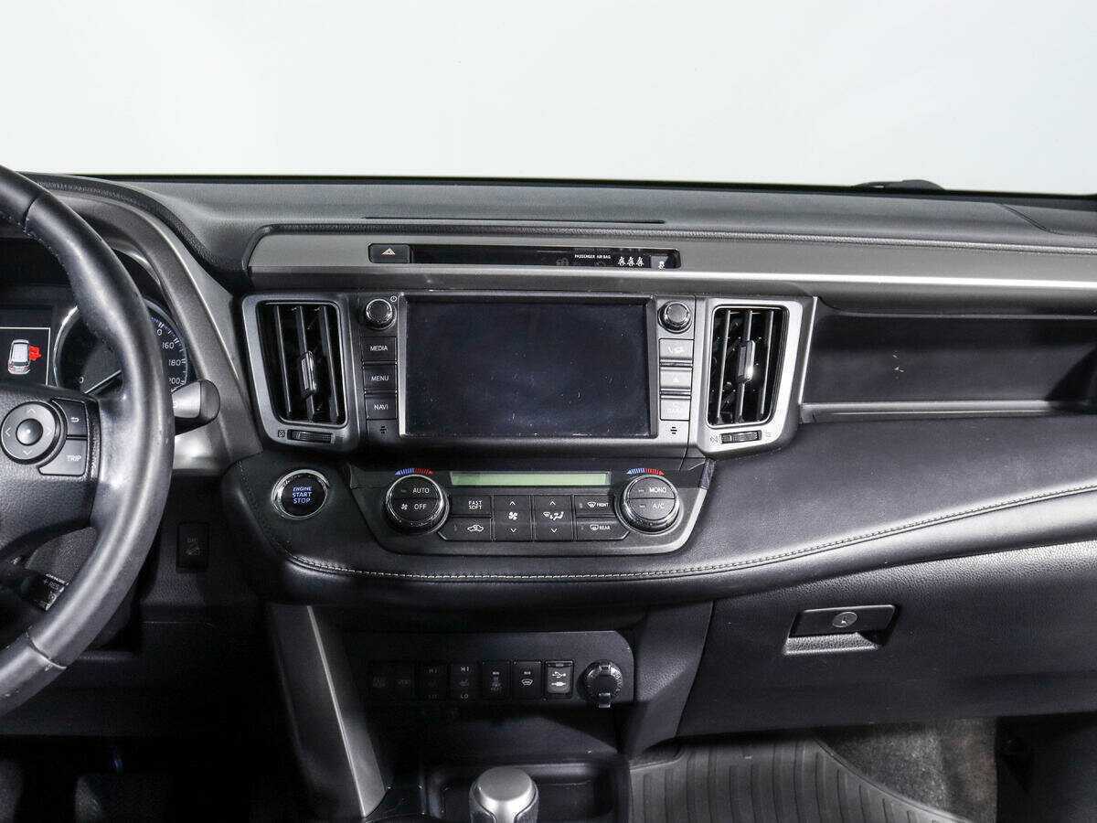 Toyota RAV4 с пробегом — 2017 год. Фото: #10