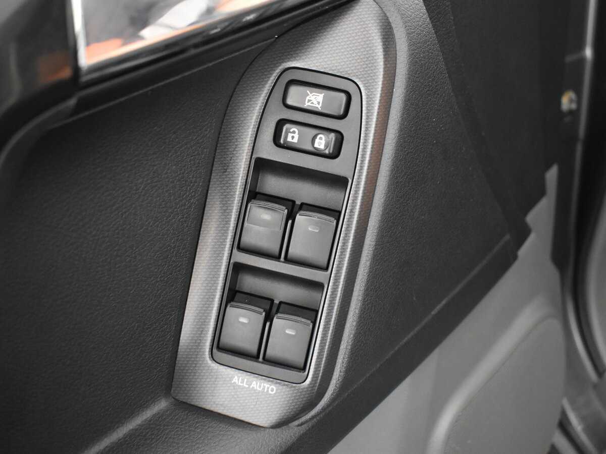 Toyota Land Cruiser Prado с пробегом — 2012 год. Фото: #7