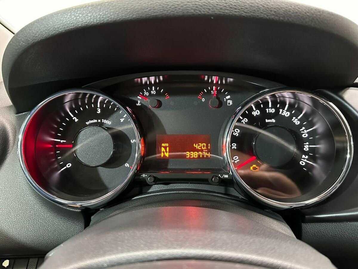 Peugeot 3008 с пробегом — 2012 год. Фото: #10